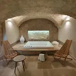 Alba Luxury * オストゥーニ